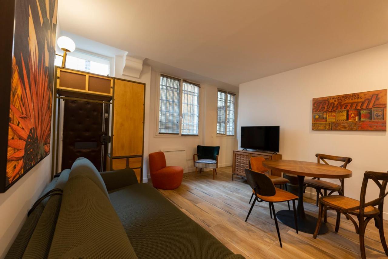 Ferienwohnung Au Pied De La Tour Paris Exterior foto