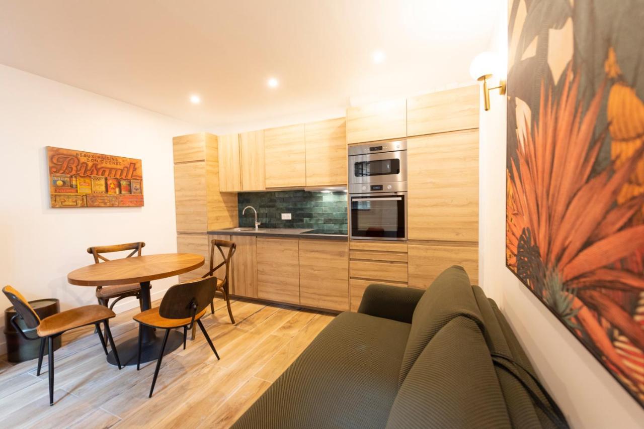 Ferienwohnung Au Pied De La Tour Paris Exterior foto