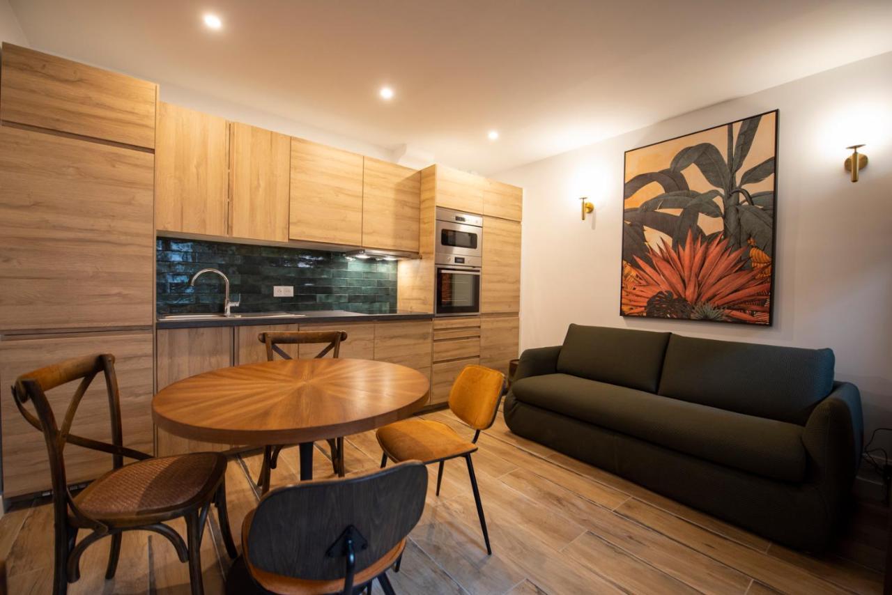 Ferienwohnung Au Pied De La Tour Paris Exterior foto